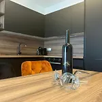Gold Shine Apartament *